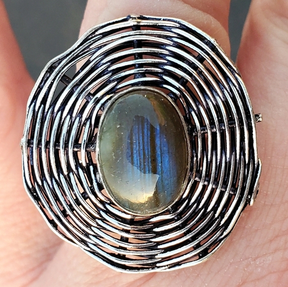 New Unique Labradorite Spider Web Silver Ring. - Picture 11 of 12